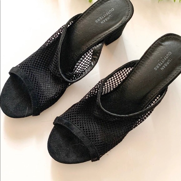 Urban Outfitters black mesh shoes sandals heels 8.5 chic - Picture 4 of 4